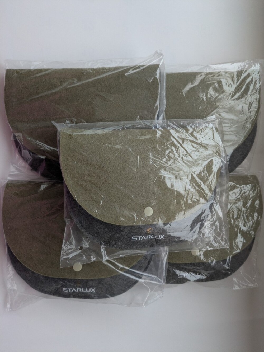 Starlux Five Travel Amenity Kits in Grey